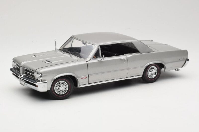 Pontiac GTO Sudrabs Sun Star 1:18 1821 Metāls