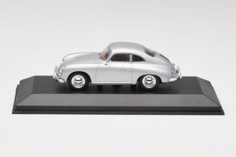 Porsche 356B Coupe Sudrabs Minichamps 1:43 400064321 Metāls