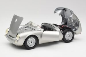 Porsche 550 A Spyder Sudrabs Maisto 1:18 50314 Metāls — attēls 2 no 8