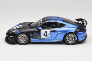 Porsche 718 Cayman GT4 RS Clubsport Melns Zils Otto 1:18 OT469 Sveķi — attēls 3 no 6