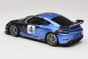 Porsche 718 Cayman GT4 RS Clubsport Melns Zils Otto 1:18 OT469 Sveķi — attēls 5 no 6