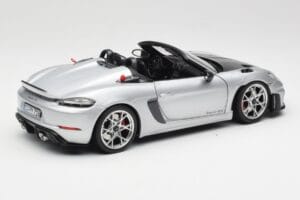 Porsche 718 Spyder RS Weissach Pack GT-Silver Metallic Norev 1:18 187270 Metāls — attēls 3 no 8