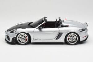 Porsche 718 Spyder RS Weissach Pack GT-Silver Metallic Norev 1:18 187270 Metāls — attēls 4 no 8