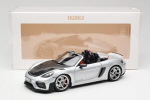 Porsche 718 Spyder RS Weissach Pack GT-Silver Metallic Norev 1:18 187270 Metāls — attēls 8 no 8