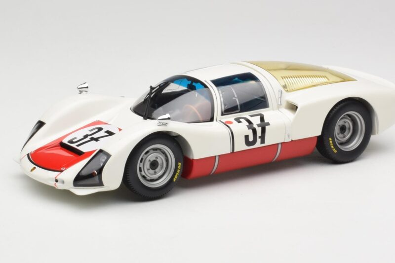 Porsche 906 K #37 V. Elford / B. Pon Porsche System 24 Hours of Le Mans 1967 Minichamps 1:18 100676137 Metāls