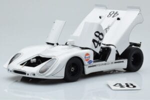 Porsche 908/02 #48 S. McQueen / P. Revson 12 Hours of Sebring 2nd Place Post Race Version 1970 AUTOart 1:18 87072 Metāls — attēls 2 no 8