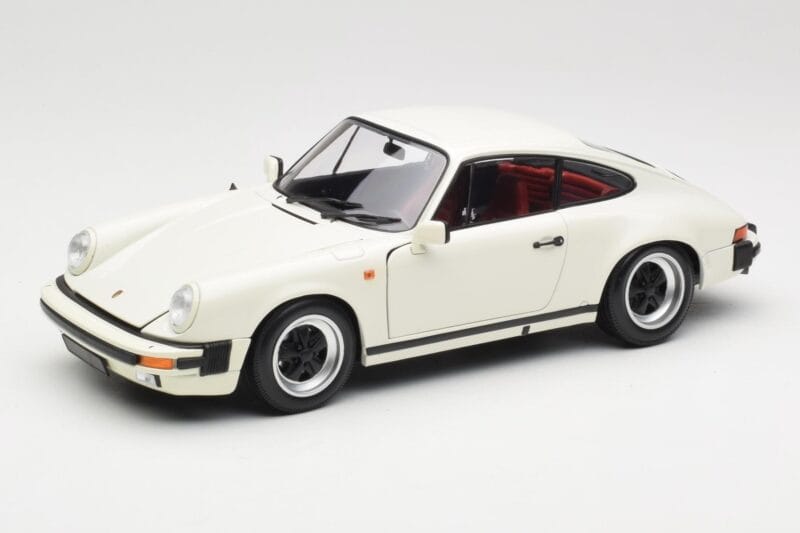 Porsche 911 930 Carrera 3.2 Grand Prix White Minichamps 1:18 100063024 Metāls
