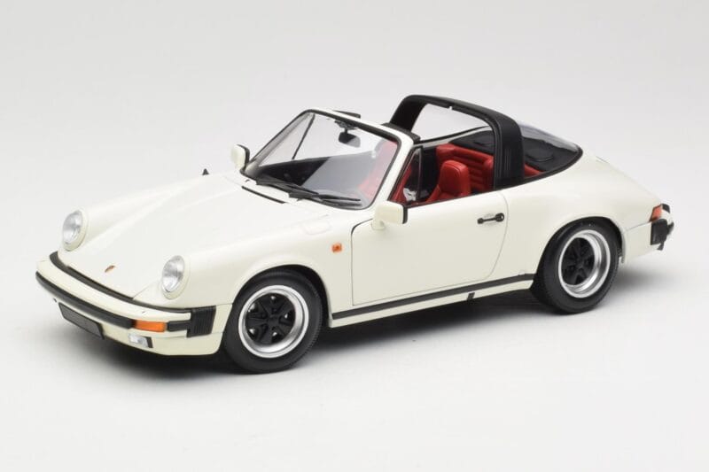 Porsche 911 930 Carrera Targa 3.2 Grand Prix White Minichamps 1:18 100063062 Metāls