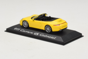 Porsche 911 991 Carrera 4S Kabriolets Dzeltens Minichamps 1:43 WAP0201120C Metāls — attēls 3 no 5