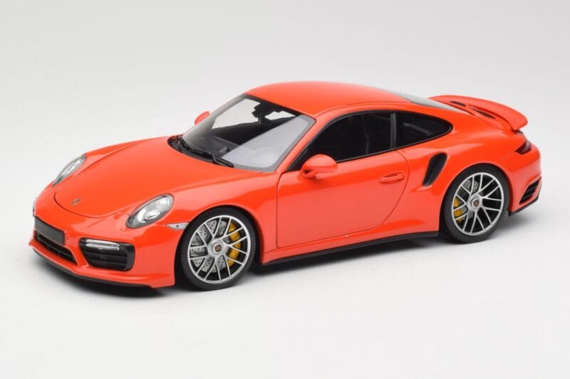 Porsche 911 991 Turbo S Lava Orange Minichamps 1:18 110067120 Metāls