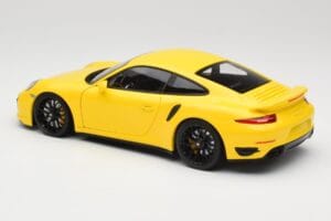 Porsche 911 991 Turbo S Dzeltens Ar Melniem Diskiem Minichamps 1:18 110062321 Metāls — attēls 7 no 8