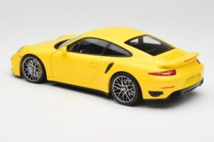 Porsche 911 991 Turbo S Dzeltens Ar Sudrabainiem Diskiem Minichamps 1:18 110062322 Metāls — attēls 5 no 8