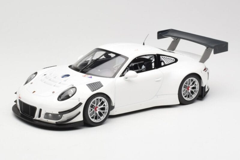 Porsche 911 991.1 GT3 R Balts Ar Sudraba Diskiem Minichamps 1:18 153166000 Metāls