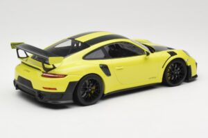 Porsche 911 GT2 RS 991.2 Weissach Package Zaļš Melni Diski Minichamps 1:18 155068300-1 Metāls — attēls 2 no 6