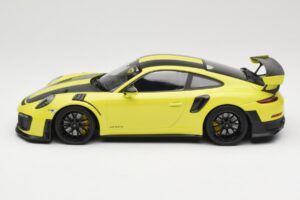 Porsche 911 GT2 RS 991.2 Weissach Package Zaļš Melni Diski Minichamps 1:18 155068300-1 Metāls — attēls 3 no 6
