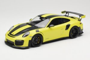 Porsche 911 GT2 RS 991.2 Weissach Package Zaļš Melni Diski Minichamps 1:18 155068300-1 Metāls