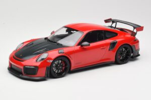 Porsche 911 GT2 RS 991.2 Sarkans Melni Diski Minichamps 1:18 155068307 Metāls