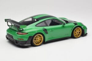 Porsche 911 991.2 GT2 RS Weissach Package British Racing Zaļš & Zeltaini Riteņi Minichamps 1:18 153068318 Metāls — attēls 2 no 6