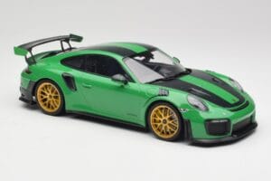Porsche 911 991.2 GT2 RS Weissach Package British Racing Zaļš & Zeltaini Riteņi Minichamps 1:18 153068318 Metāls — attēls 4 no 6