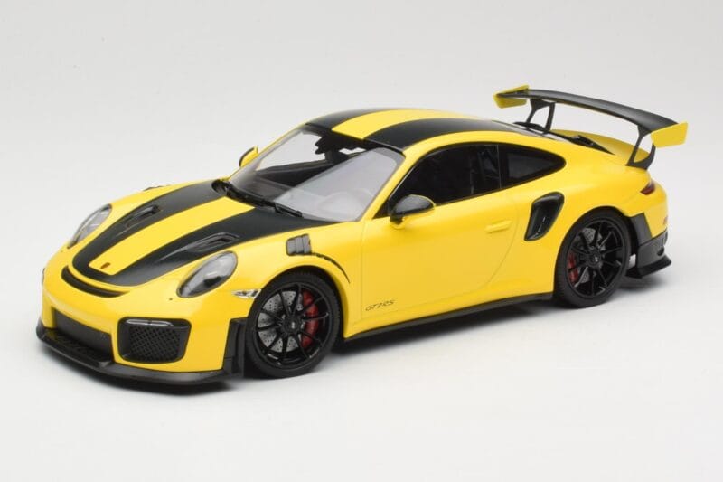 Porsche 911 991.2 GT2 RS Weissach Package Dzeltens ar Melniem Diskiem Minichamps 1:18 155068311 Metāls