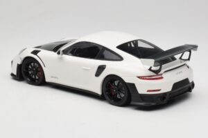 Porsche 911 991.2 GT2 RS Balts Minichamps 1:18 155068301 Metāls — attēls 5 no 6