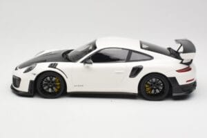Porsche 911 991.2 GT2 RS Balts ar Melniem Diskiem Minichamps 1:18 155068310 Metāls — attēls 3 no 6