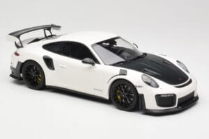 Porsche 911 991.2 GT2 RS Balts ar Melniem Diskiem Minichamps 1:18 155068310 Metāls — attēls 4 no 6