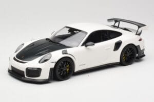 Porsche 911 991.2 GT2 RS Balts ar Melniem Diskiem Minichamps 1:18 155068310 Metāls