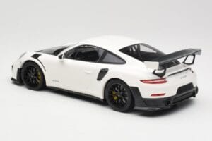 Porsche 911 991.2 GT2 RS Balts ar Melniem Diskiem Minichamps 1:18 155068310 Metāls — attēls 5 no 6