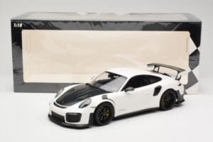 Porsche 911 991.2 GT2 RS Balts ar Melniem Diskiem Minichamps 1:18 155068310 Metāls — attēls 6 no 6
