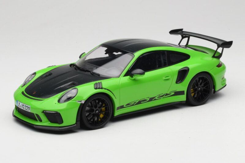 Porsche 911 991.2 GT3 RS Weissach Package Zaļš Minichamps 1:18 153068233 Metāls