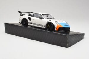 Porsche 911 991.2 GT3 RS Manthey Racing Balts & Zils & Oranžs Minichamps 1:18 MR-911-GT3RS-1805 Metāls — attēls 4 no 6