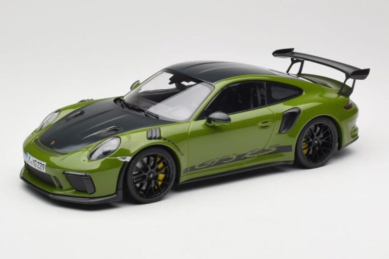 Porsche 911 991.2 GT3 RS Weissach Package Lizard Green Wording & Melni Magnija Diski Minichamps 1:18 155068232 Metāls