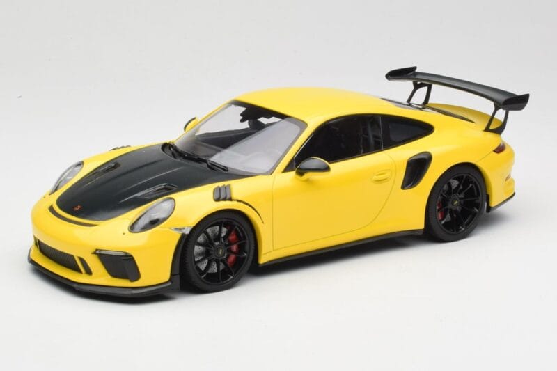 Porsche 911 991.2 GT3 RS Dzeltens ar Melniem Diskiem Minichamps 1:18 155068231 Metāls