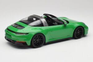 Porsche 911 991.2 Targa 4 GTS British Racing Zaļš Minichamps 1:18 155061065 Metāls — attēls 2 no 6