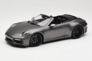 Porsche 911 992 Carrera 4 GTS Kabriolets Grey Metallic Minichamps 1:18 155063031 Metāls