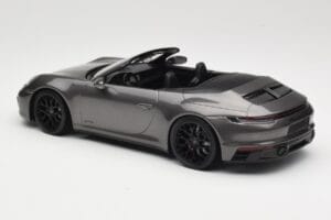 Porsche 911 992 Carrera 4 GTS Kabriolets Grey Metallic Minichamps 1:18 155063031 Metāls — attēls 5 no 6