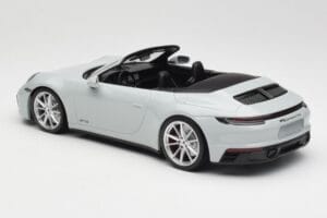 Porsche 911 992 Carrera 4 GTS Kabriolets Pelēks Minichamps 1:18 155063034 Metāls — attēls 4 no 6