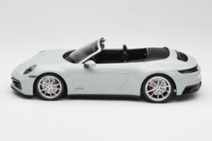 Porsche 911 992 Carrera 4 GTS Kabriolets Pelēks Minichamps 1:18 155063034 Metāls — attēls 5 no 6
