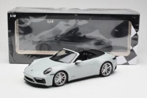 Porsche 911 992 Carrera 4 GTS Kabriolets Pelēks Minichamps 1:18 155063034 Metāls — attēls 6 no 6