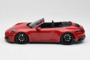 Porsche 911 992 Carrera 4 GTS Kabriolets Sarkans Minichamps 1:18 155063032 Metāls — attēls 3 no 6