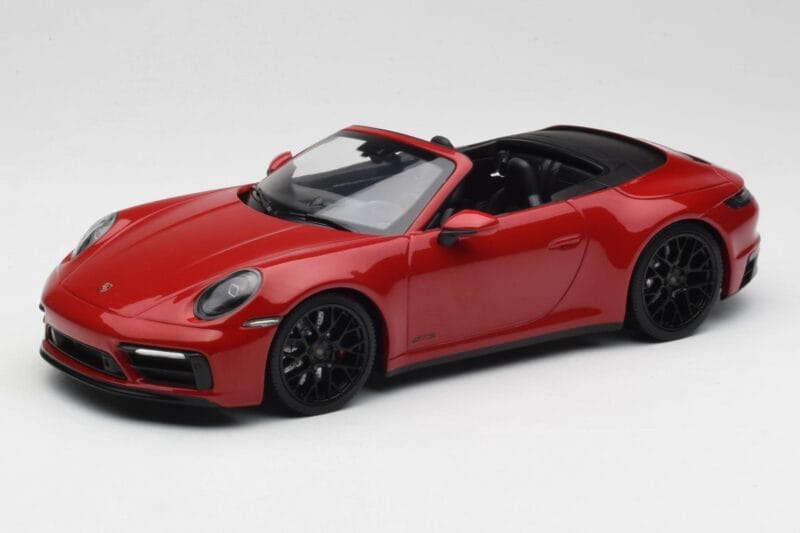 Porsche 911 992 Carrera 4 GTS Kabriolets Sarkans Minichamps 1:18 155063032 Metāls