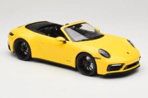 Porsche 911 992 Carrera 4 GTS Kabriolets Dzeltens Minichamps 1:18 155063030 Metāls — attēls 4 no 6