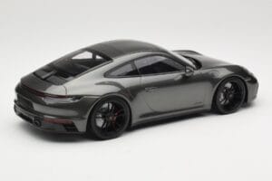 Porsche 911 992 Carrera 4 GTS Green Metallic Minichamps 1:18 155063101 Metāls — attēls 2 no 6