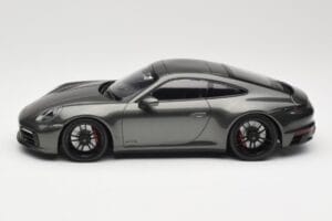 Porsche 911 992 Carrera 4 GTS Green Metallic Minichamps 1:18 155063101 Metāls — attēls 3 no 6