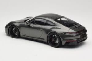 Porsche 911 992 Carrera 4 GTS Green Metallic Minichamps 1:18 155063101 Metāls — attēls 5 no 6