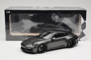 Porsche 911 992 Carrera 4 GTS Green Metallic Minichamps 1:18 155063101 Metāls — attēls 6 no 6