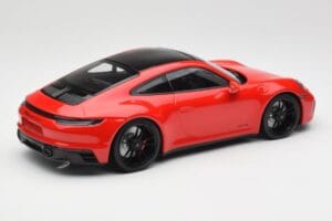 Porsche 911 992 Carrera 4 GTS Sarkans Minichamps 1:18 155063100 Metāls — attēls 2 no 6
