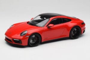 Porsche 911 992 Carrera 4 GTS Sarkans Minichamps 1:18 155063100 Metāls