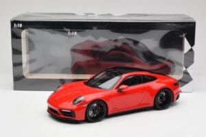 Porsche 911 992 Carrera 4 GTS Sarkans Minichamps 1:18 155063100 Metāls — attēls 6 no 6